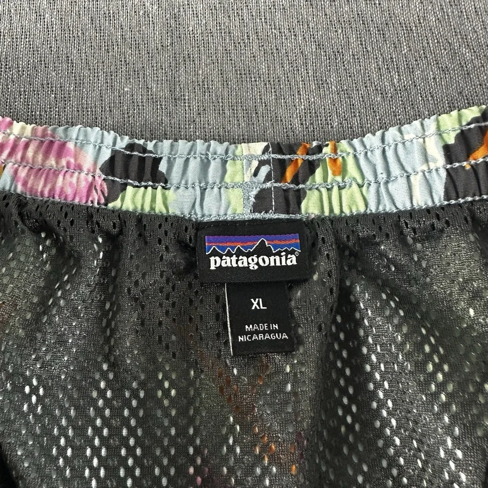 Patagonia Baggies Shorts Mens XL Colorful Bird‎ Print Lined Casual Travel Beach